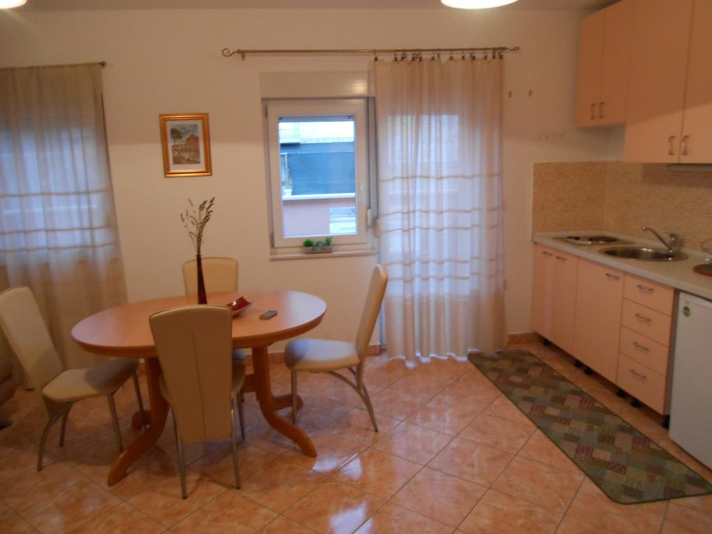 Apartments Luvi Trogir Room photo